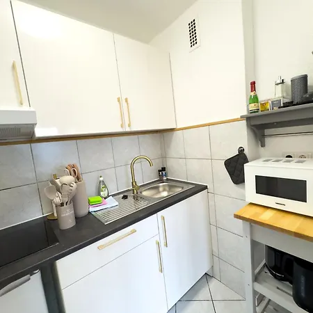 Fuer 4 Gaeste Mit Kostenlosen Parkplaetzen Und Lift Apartmán