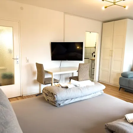Apartment Fuer 4 Gaeste Mit Kostenlosen Parkplaetzen Und Lift Hannover